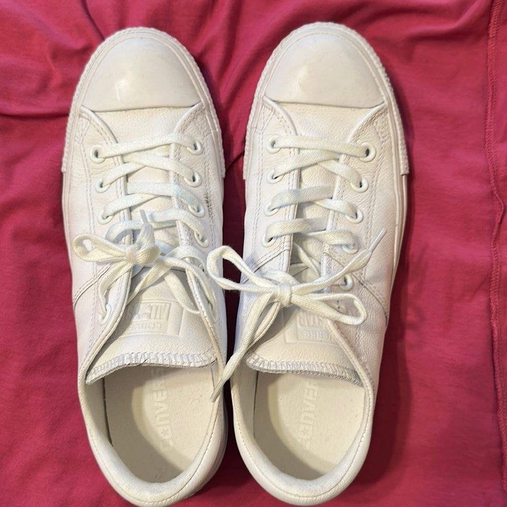 Converse leather chucks